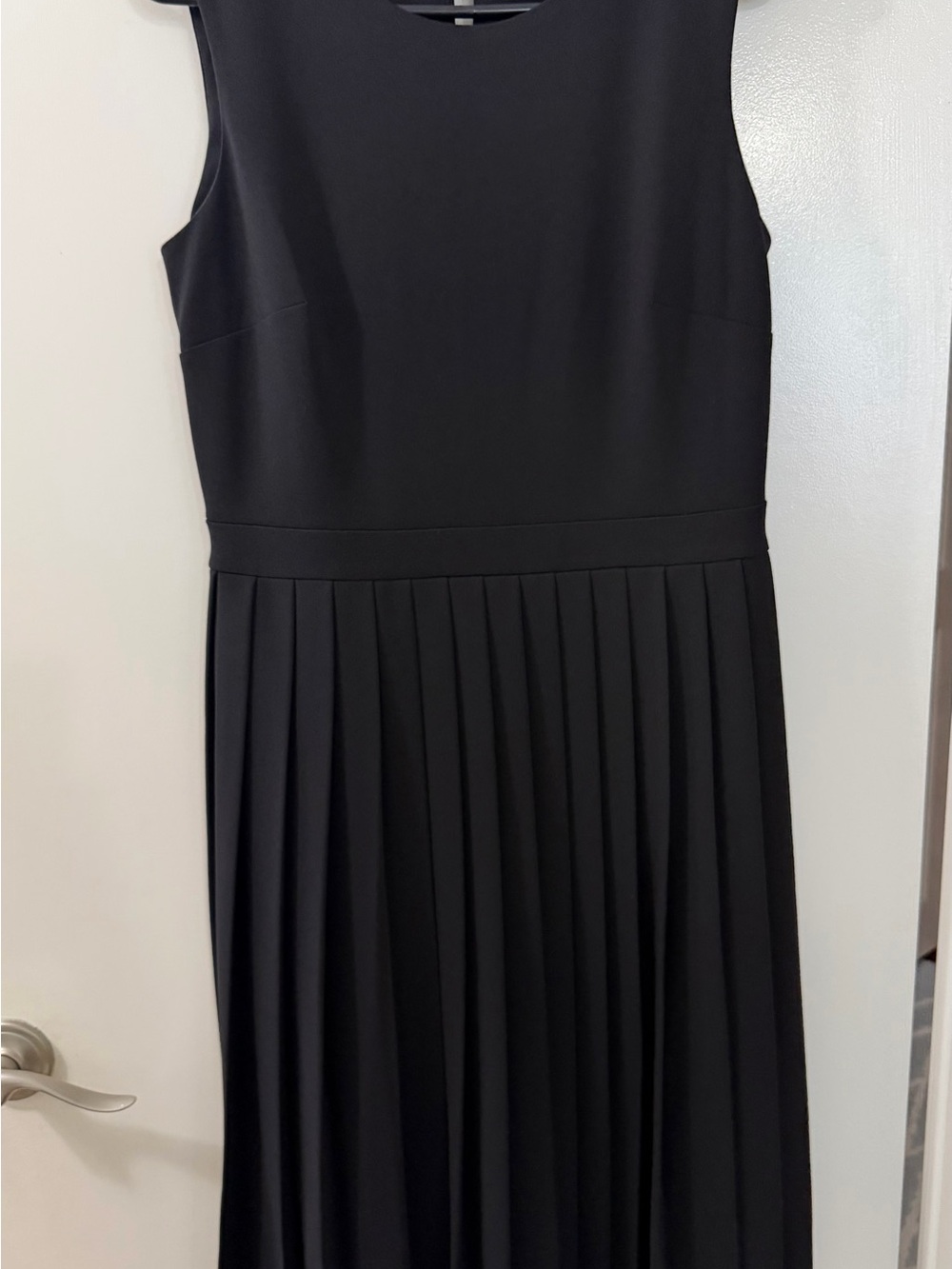 Calvin Klein Black Sleeveless Pleated Midi Dress